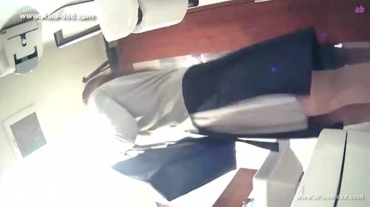 peeping Korean restaurant toilet.1
