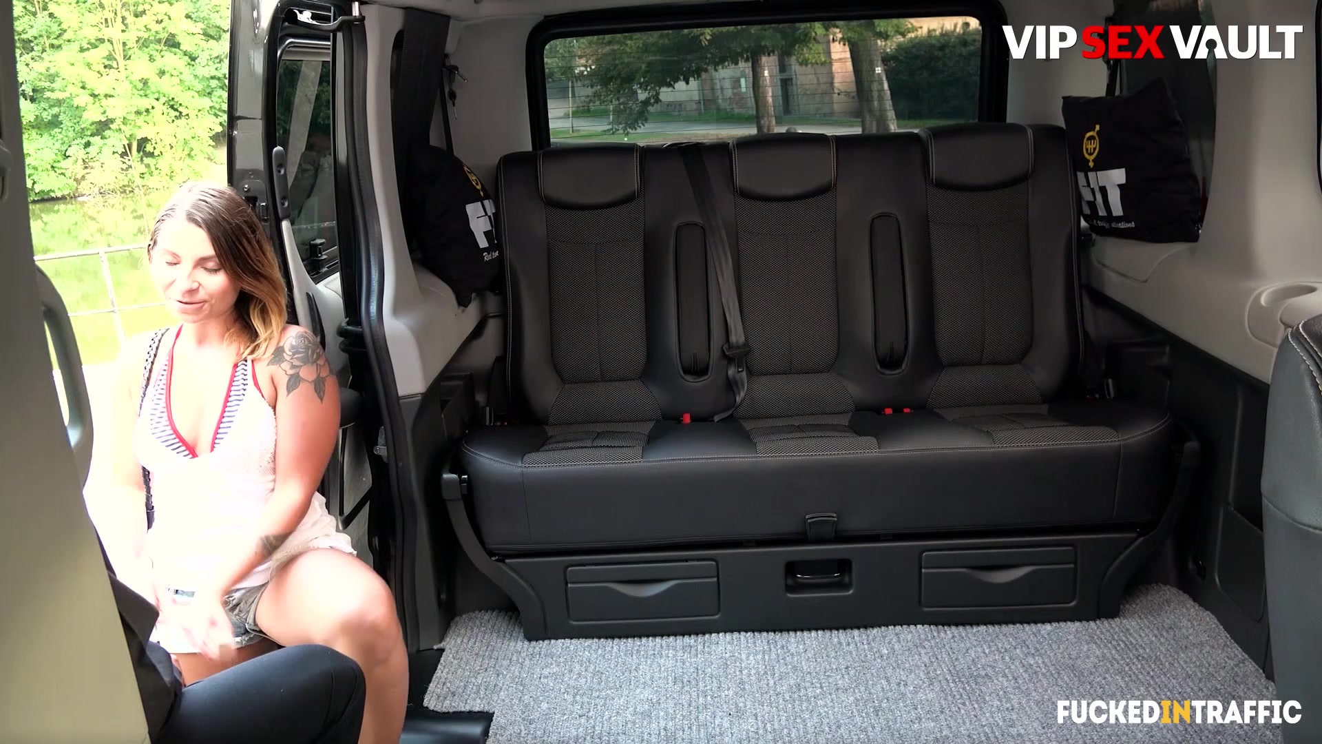 VipSexVault - Kattie Hill - Horny Chick Seduce Taxi Driver For Backseat Fuck