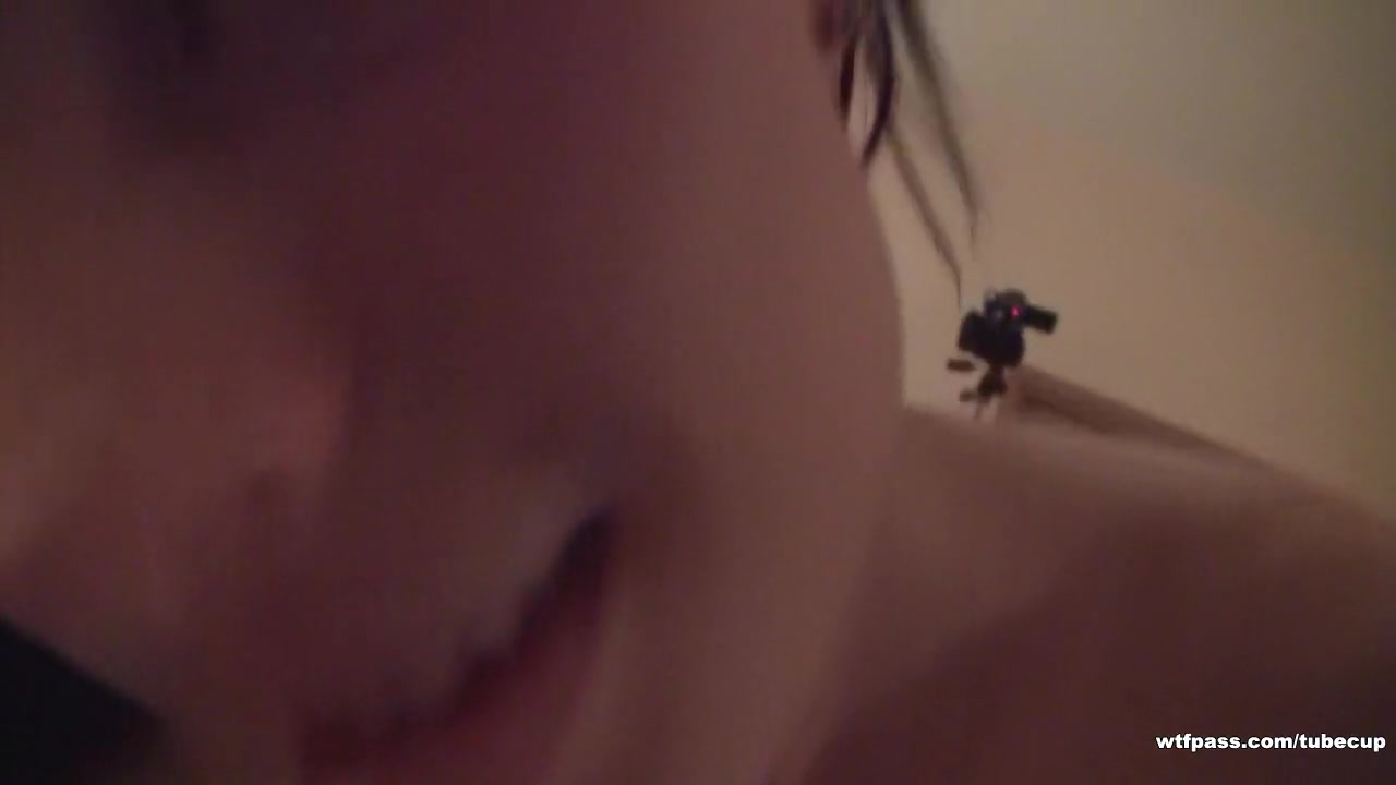 Insatiable bimbo craving for more deep throat blowjob
