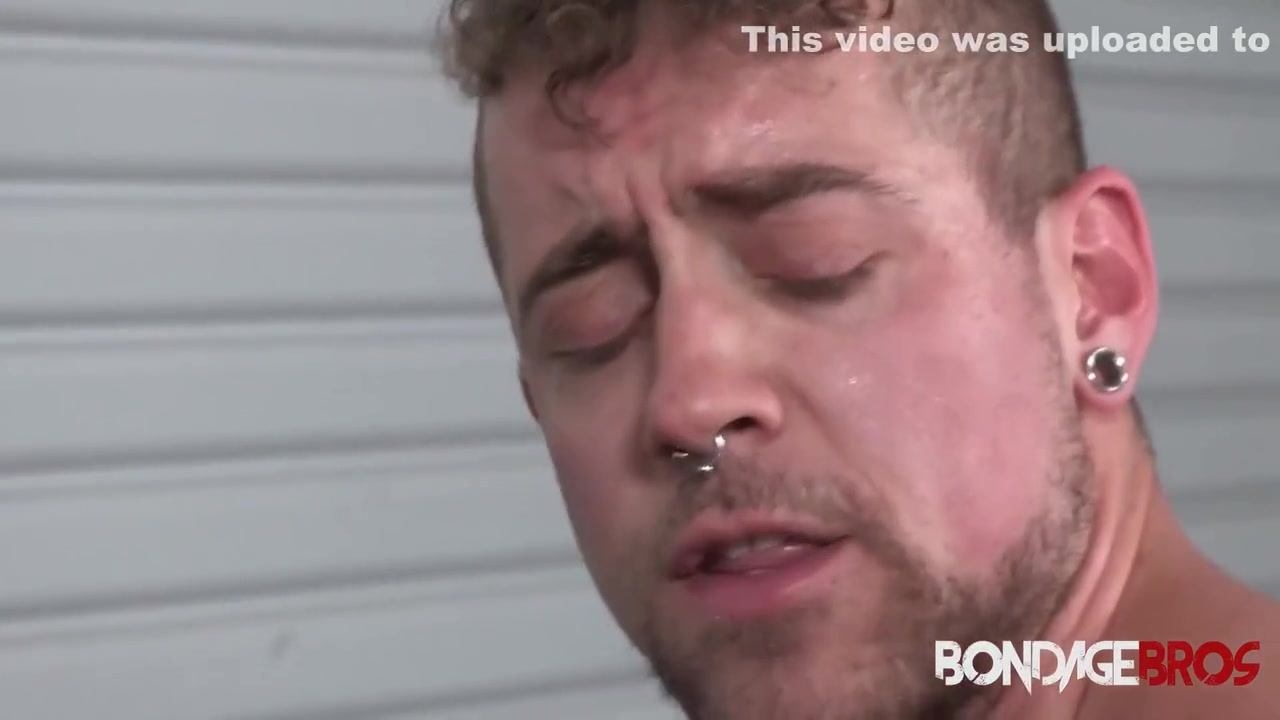 Blows And Rides Muscular Hunk Michael Romans Veiny Dick