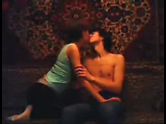 Girlfriend gives a private sex lesson ended with facial
