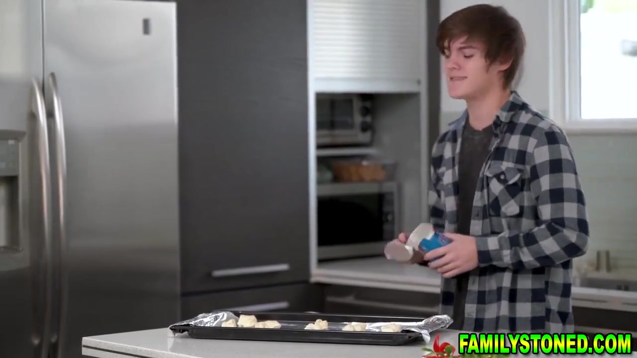 Stepmom Penny Catches Stepson Fucking A Can Of Raw Dough
