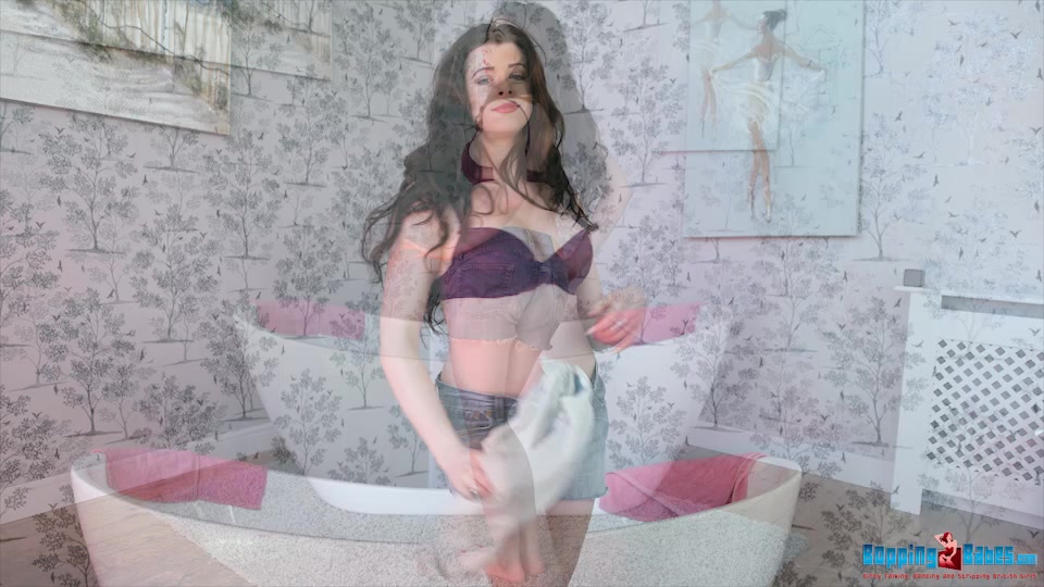 Rihanna - Bathtime Booty - BoppingBabes