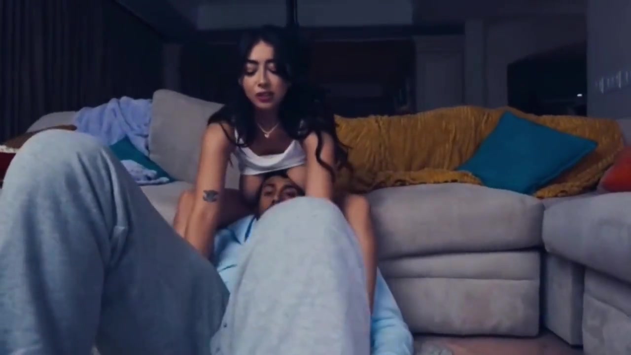 Ashlyn Peaks And Chloe Surreal In Tit Mobbed Oddjobbed 1080