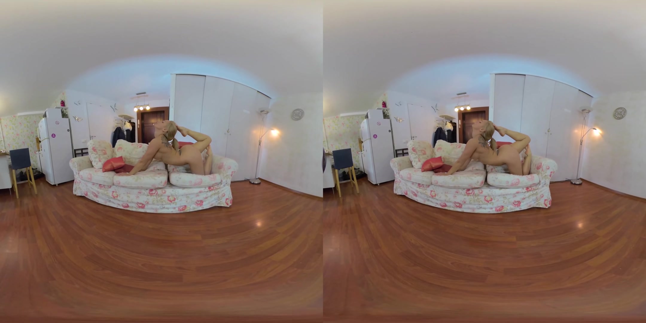 Hot Muscule Flexy Blonde Milf Lulu Electra Does Gymnastics - VRmodels