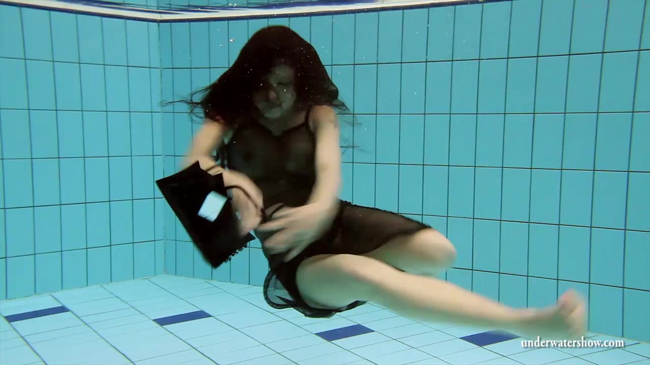 UnderwaterShow Video: Kristy