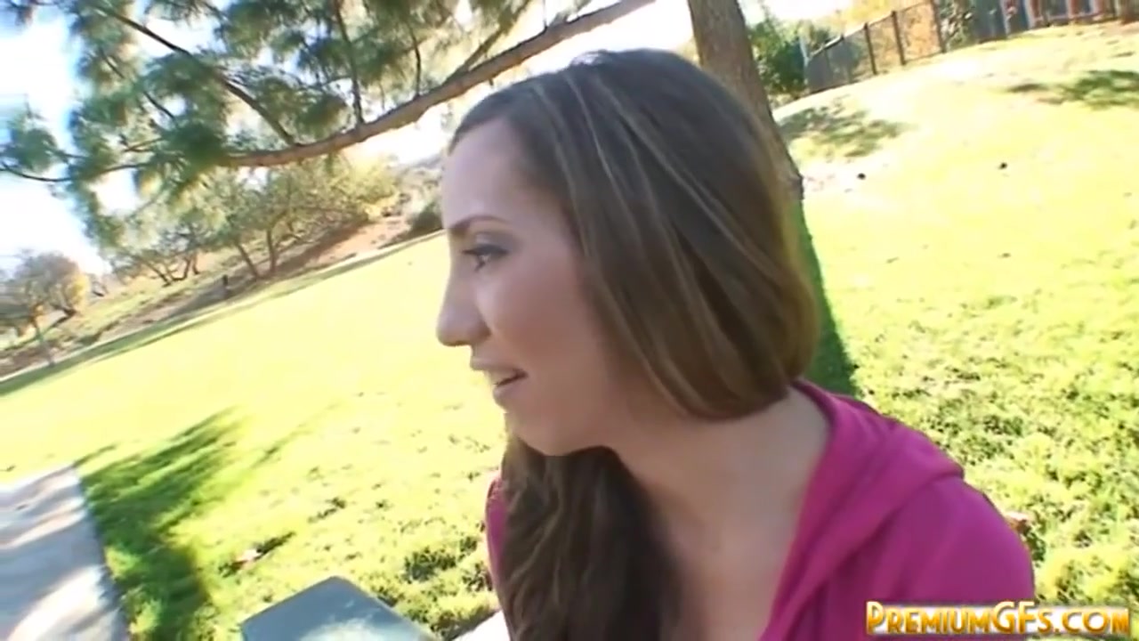 Loves Cum On Her Lips - Kelly Divine