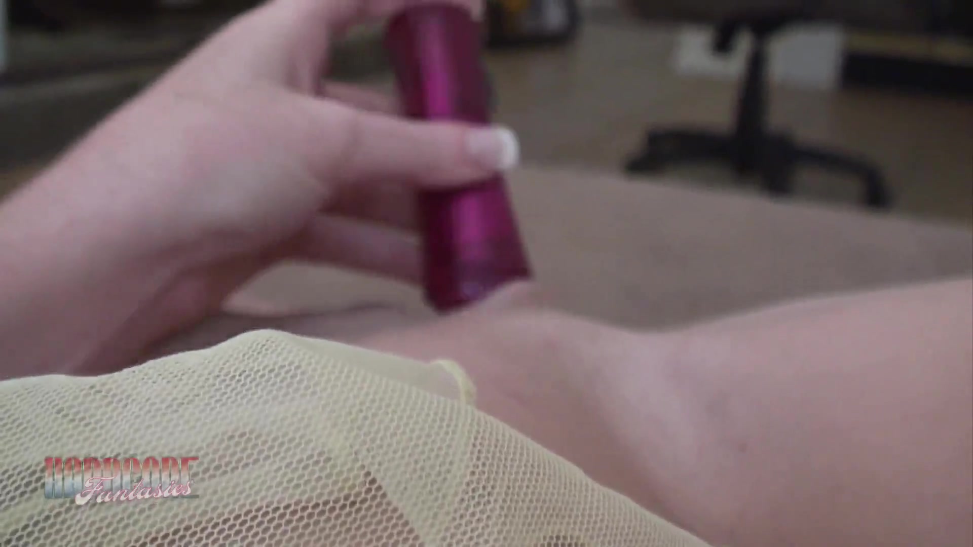 Pink Vibrator Pussy Play - HeavenlySmut