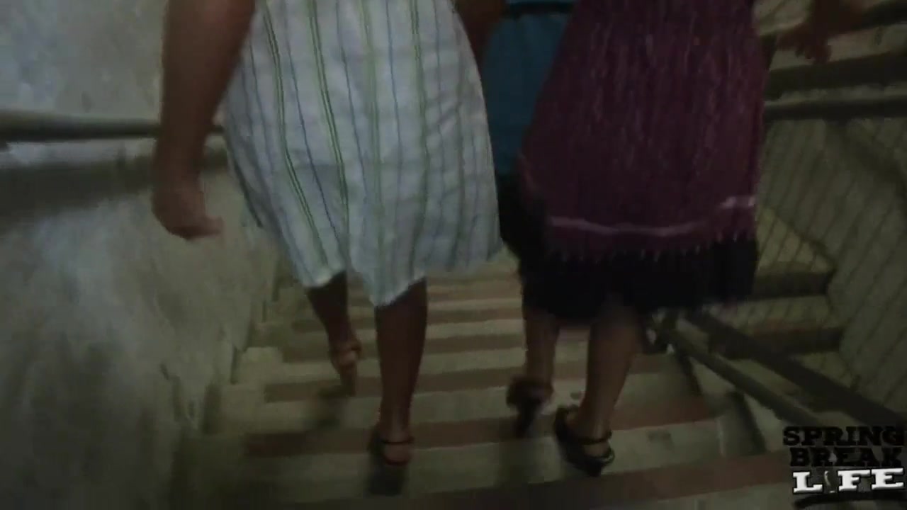 Cuties Flashing in Public Around Tampa Florida - SpringbreakLife
