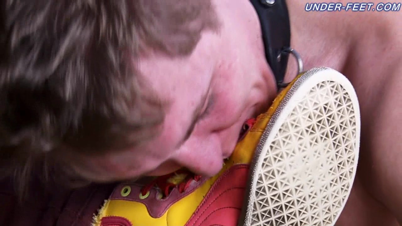 Under-Feet Video: Mistress Stephanie