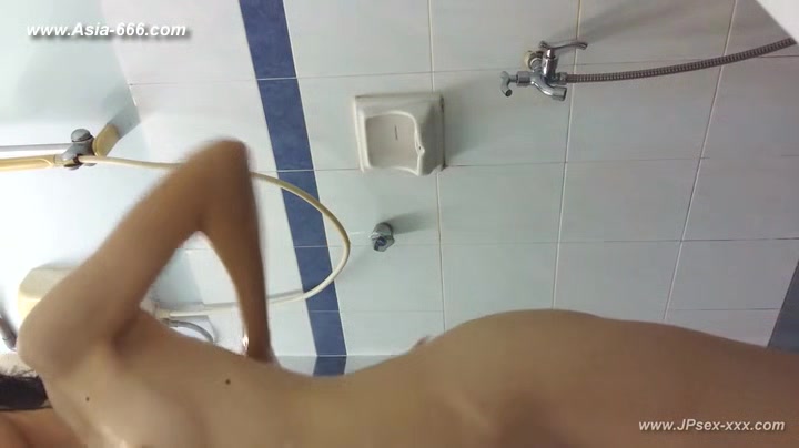 peeping chinese girls bathing.34_2
