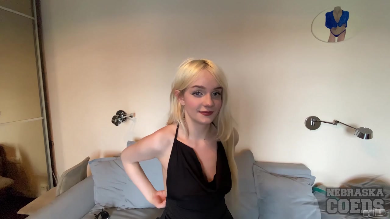 Miss Pussycat Bringing Kapri To Orgasm While She Watches Lesbian Vr Porn