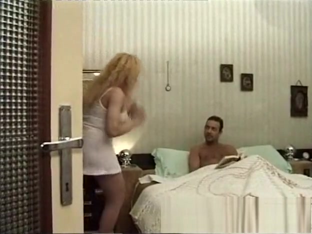 Aggivngi Un Trans In Famiglia - Scene 03