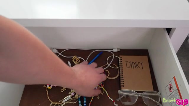 Stepsisters Dirty Diary - S28:E10 - Brattysis