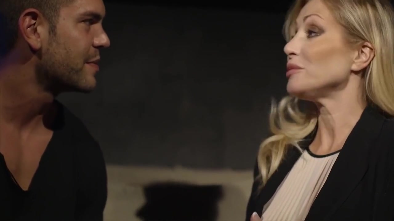 Quan Lucio - Blonde Milf - Vittoria Risi