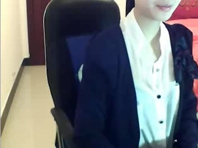 Asian babe stripping her suit in front of the viewers