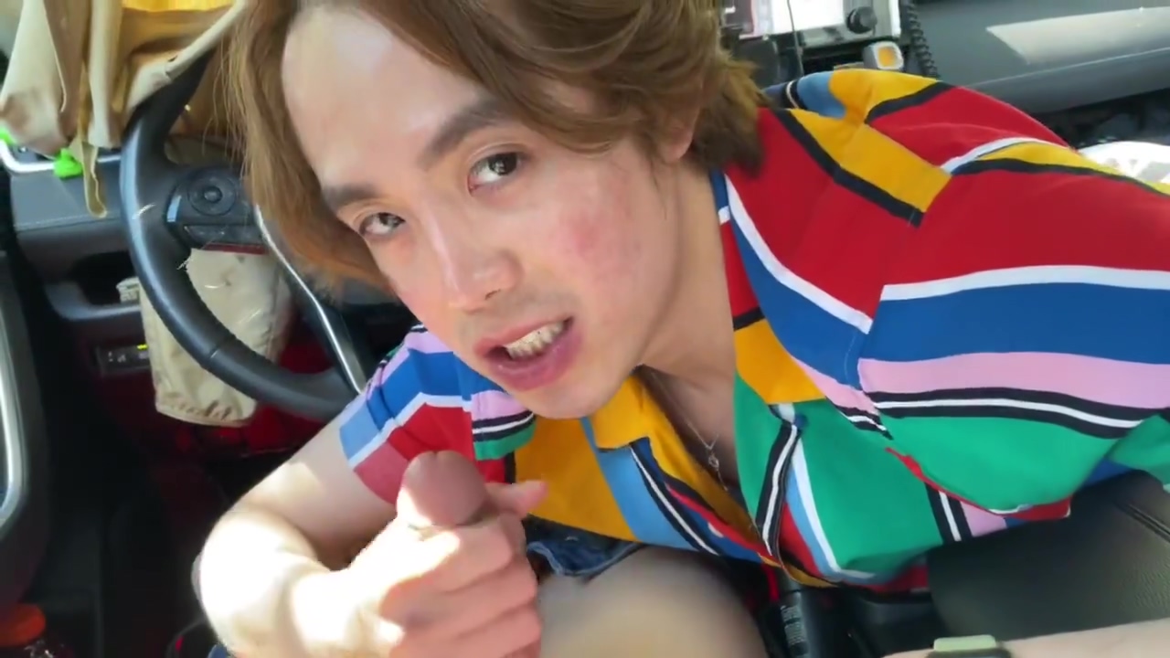 Asian Twink Sucks Big White Cock & Swallows In The Car