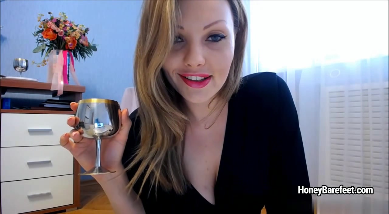Miss Honey Barefeet - Farewell Dinner With Footlover