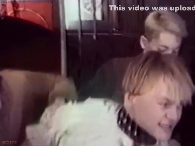 Young Pissing Boys Re-upload