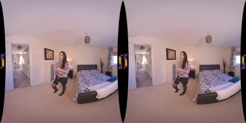 Strip Bargain featuring Ella Jay - ZexyVR