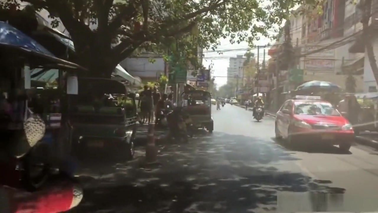Bubble butt ladyboy on hard cock
