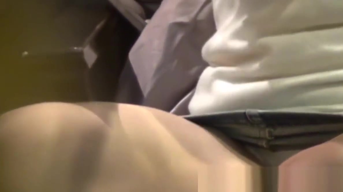 Japan babes spread their legs up for to see