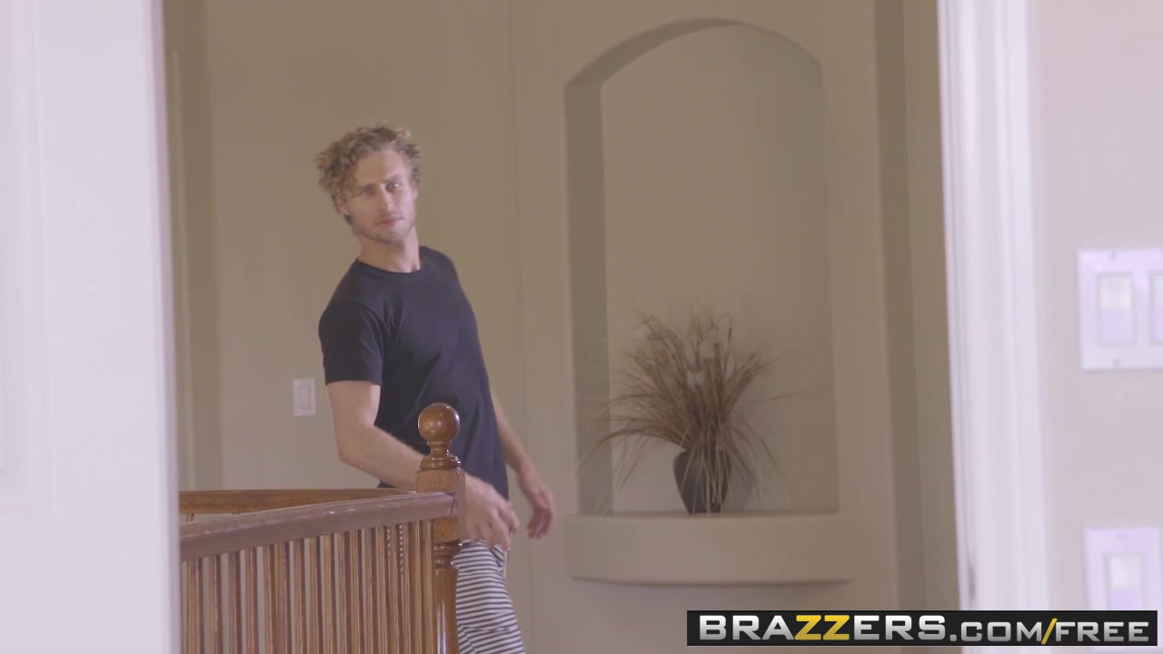 Brazzers - teens 18+ Like It Big - Harley Jade and Michael Vegas - Switching Teams 3