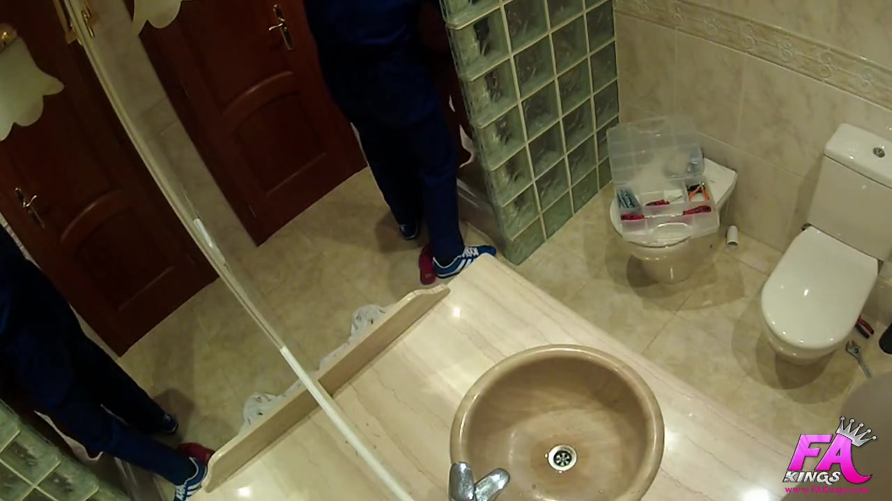 I fuck the plumber and film it without him knowing it