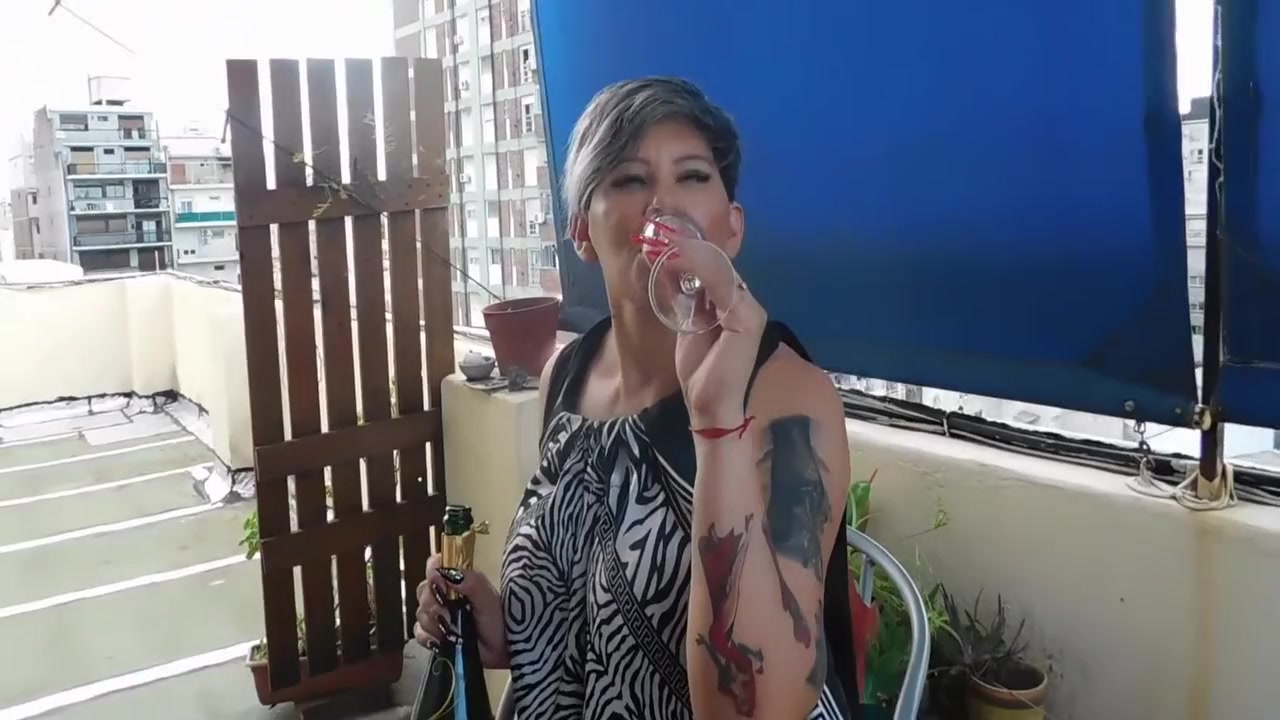 Perla Lopez In Salgo A Tomar Aire A Terraza Y Termino Con La Del Tomando Champagne Y Haciendole El Culo 11 Min