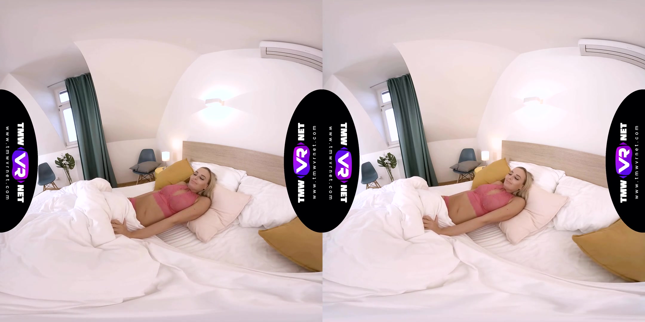 Solo With No Panties - SexLikeReal