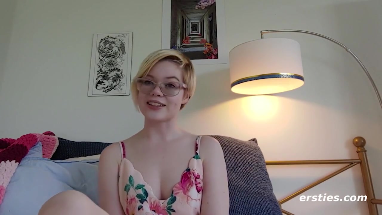 American Pearl Gets Horny When She Plays With Her Nipples
