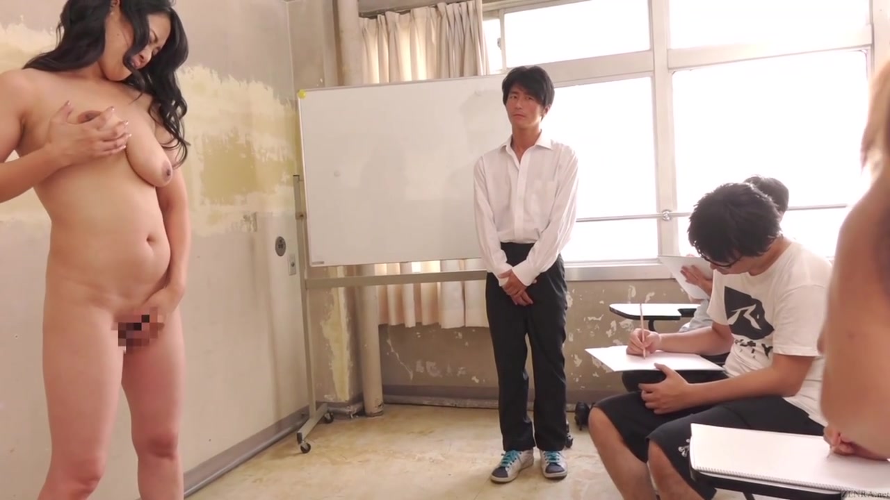 Subtitled CMNF ENF shy Japanese milf nude art class in HD