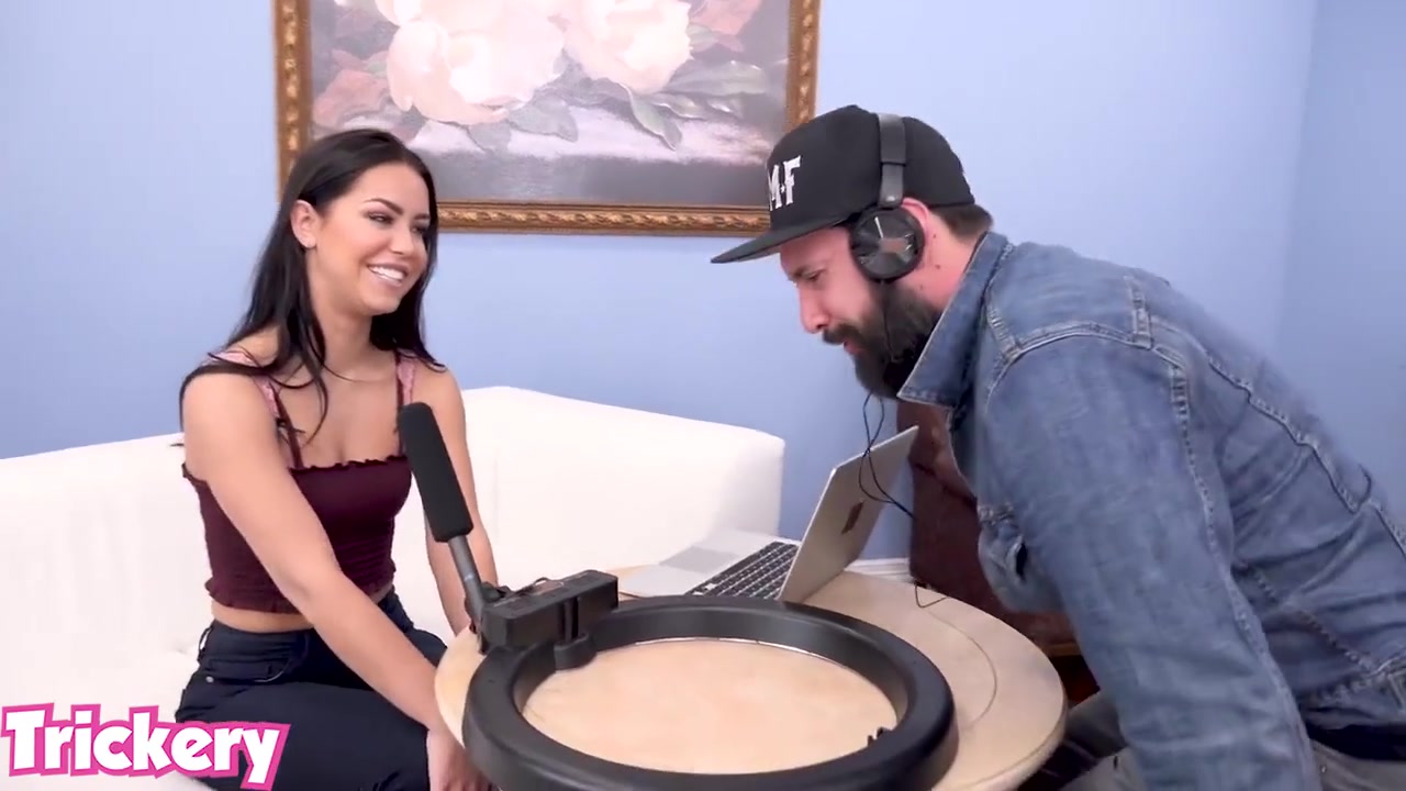 Mr. Pistol Cons Voice Actress Alina