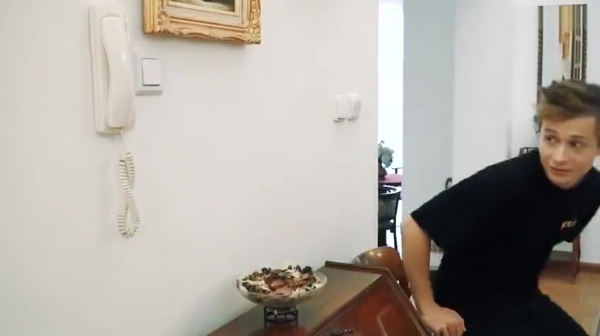 2 guys have sex in the office