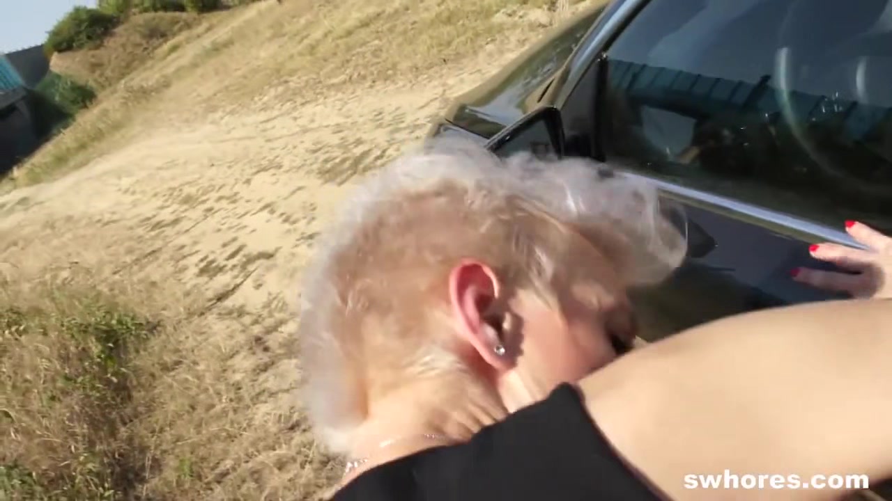 Granny makes a Living on the Streets - Swhores