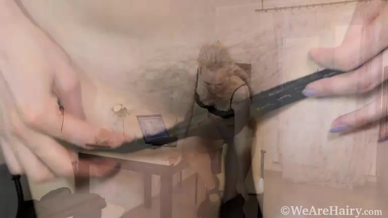Ley Ozzy strips naked in her work chair - WeAreHairy