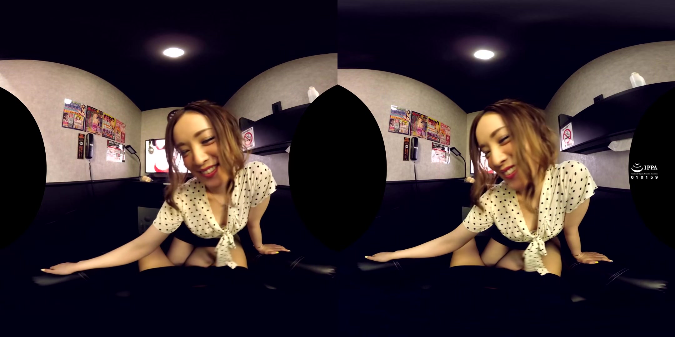 Secret Sex In A Karaoke Box; Cute Japanese Babe Blowjob