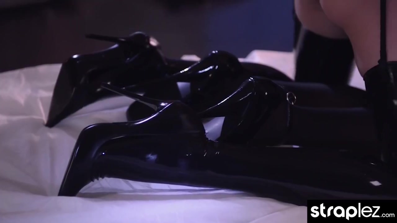 Watch This Kinky Bdsm Beauty Fuck Her Ballerina Girlfriend Hard