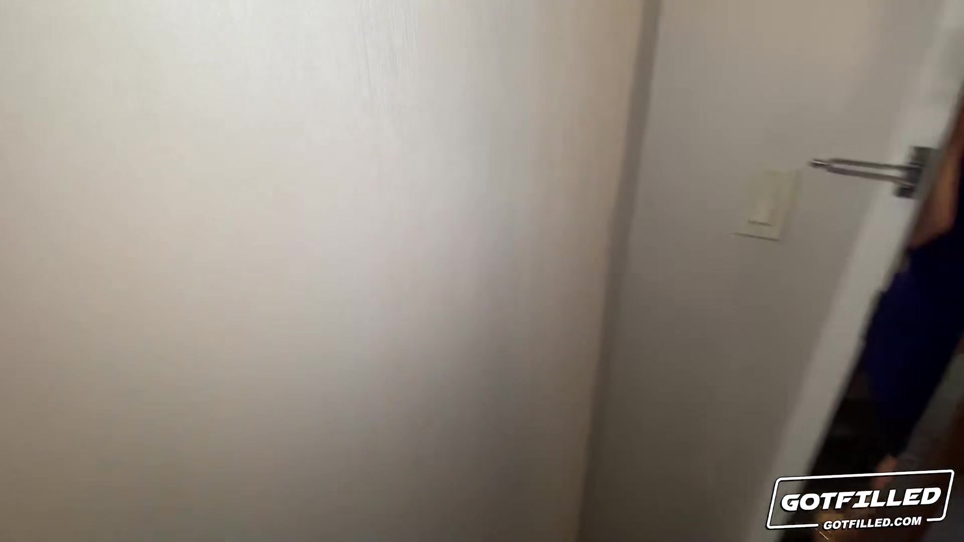 Deep Inside Jessicas Box - GotFilled