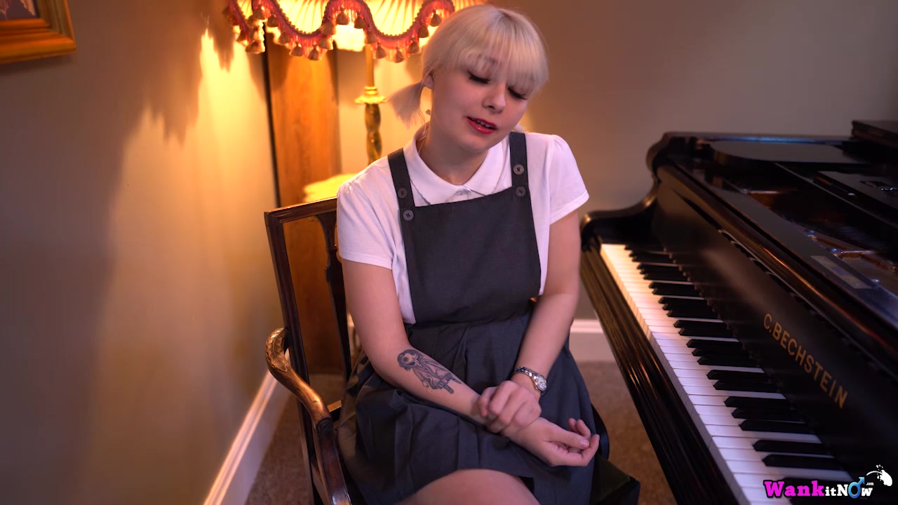 Baby Dolliiy - Pianists Penis - Sexy Videos - WankitNow