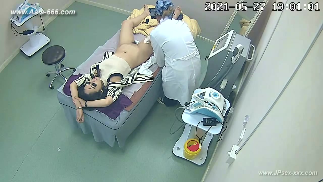 Peeping Hospital patient.16