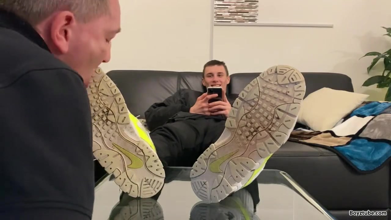 Smoking sneaker master boy