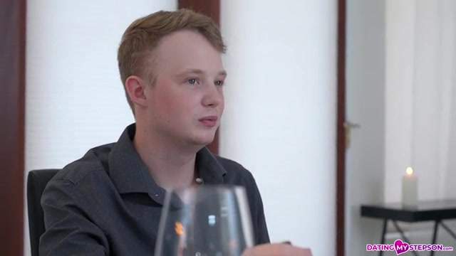 Stepmoms Secret Confession - S1:E5 - Momlover