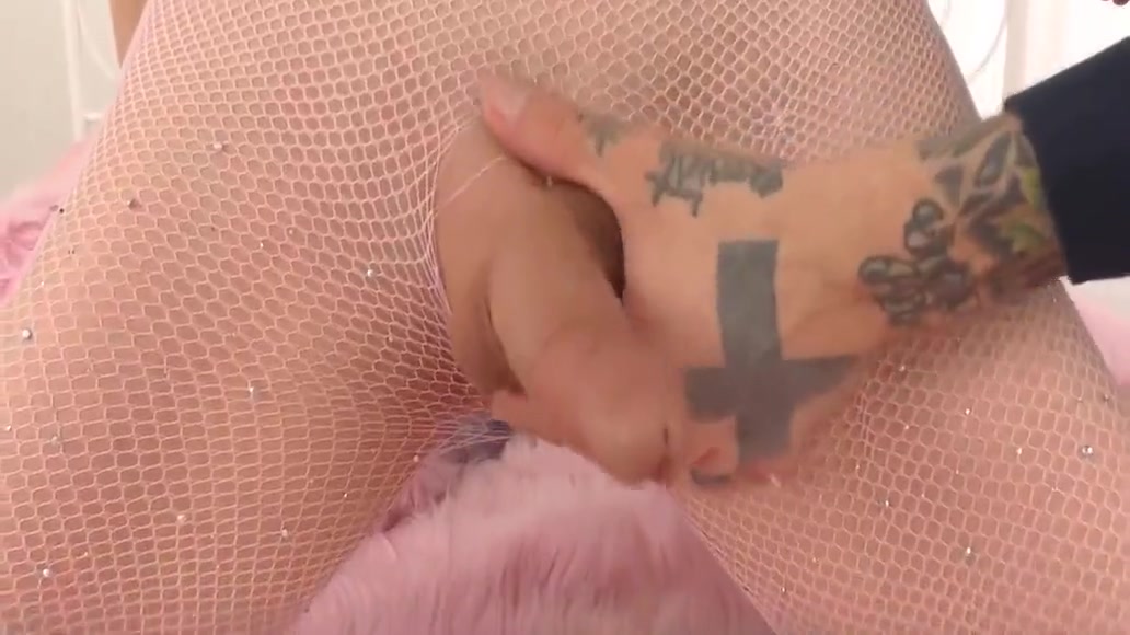 Korra Del Rio - Hot Brunette Ts Gets Her Tight Asshole Stretched By Tattooed Stud
