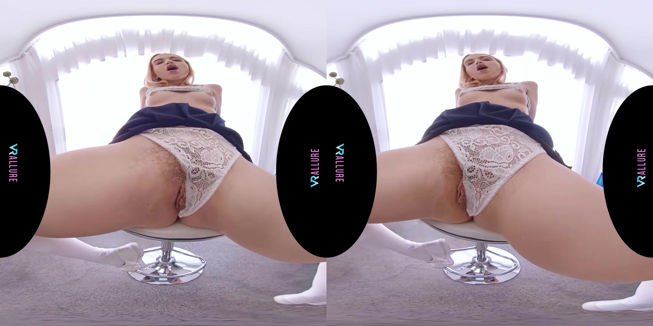 VRALLURE Chloe Can Pop Your Cherry!