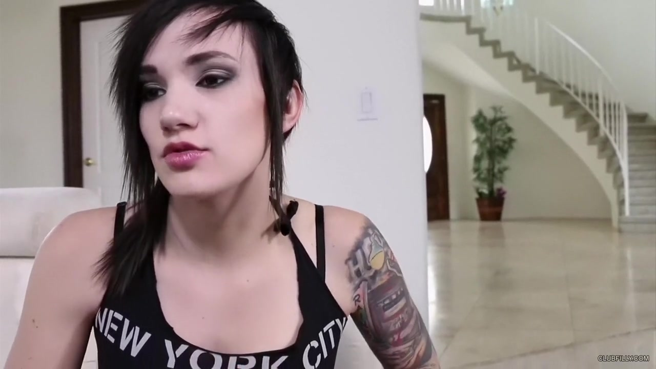Sasha Heart's Lesbians In Waiting