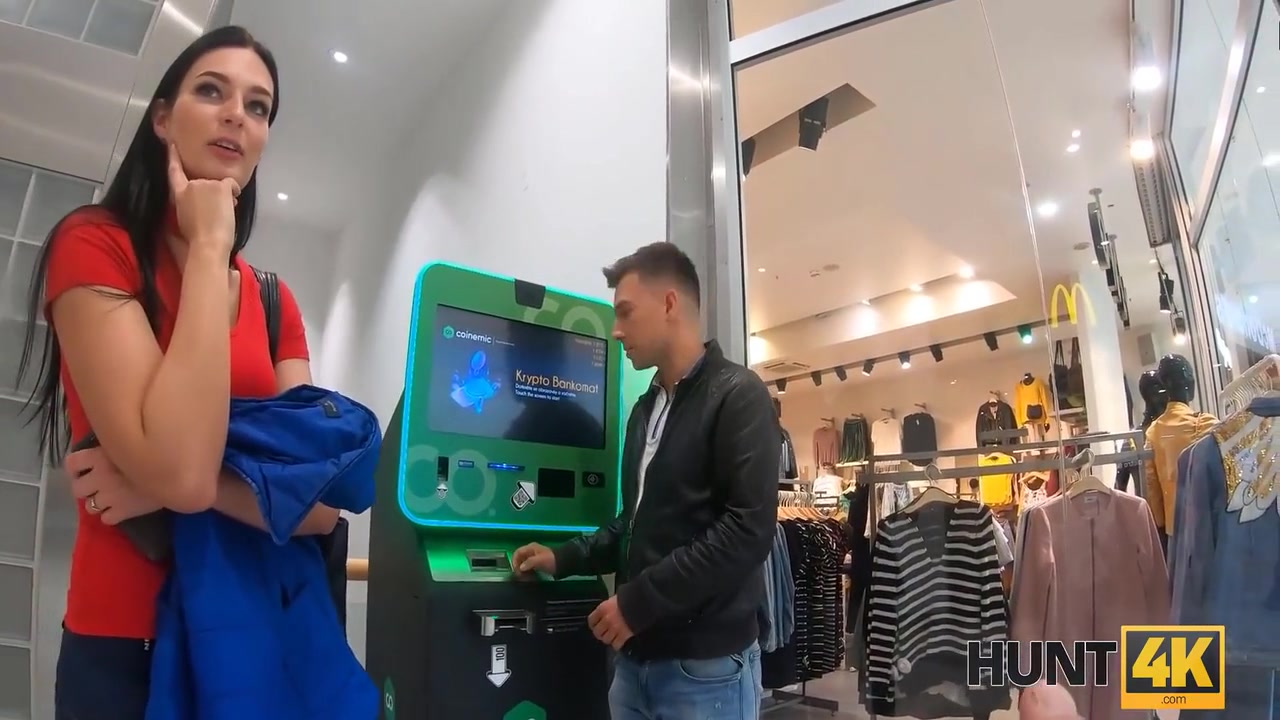 Man Watches Gfs Pussy Stimulated From Inside By The Stranger