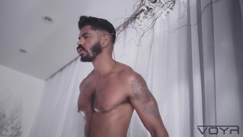 Gael Kriok In Two Muscle Black