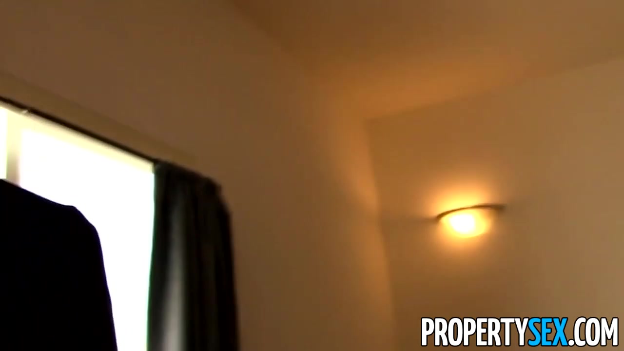 Motivated real estate agent uses her pussy to get client