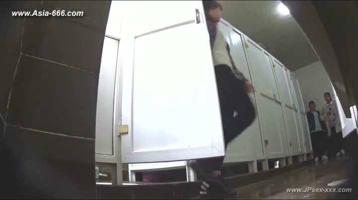chinese girls go to toilet.113